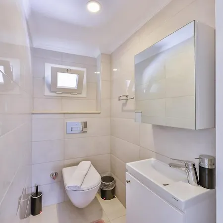 Lale With Private Pool, Sleeps 6 וילה *