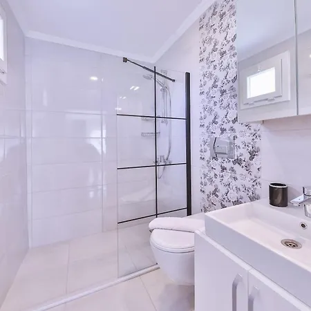 וילה Lale With Private Pool, Sleeps 6 קס