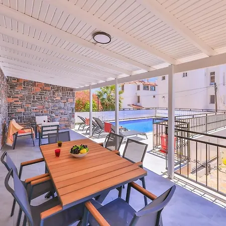 וילה Lale With Private Pool, Sleeps 6 קס