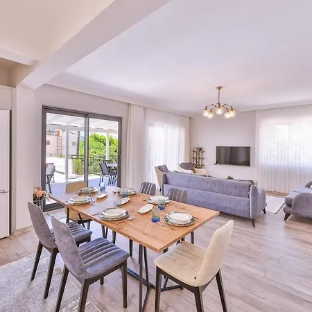 Lale With Private Pool, Sleeps 6 *