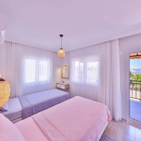 Lale With Private Pool, Sleeps 6 Villa