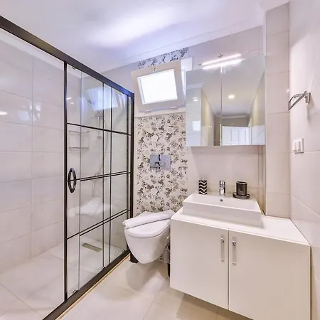 Lale With Private Pool, Sleeps 6 *